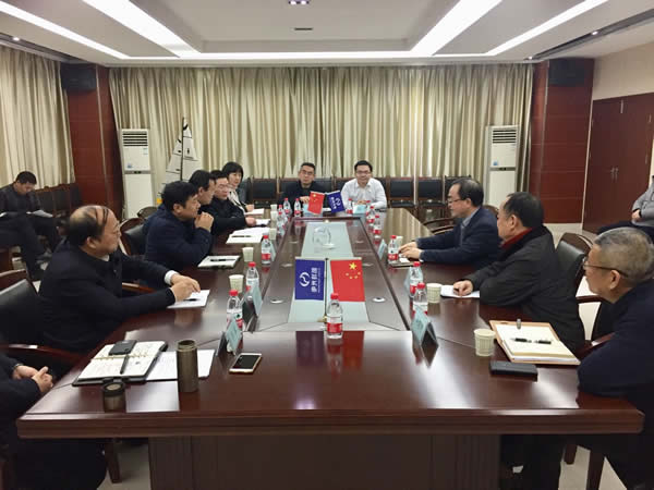 武汉市委常委、市纪委书记张曙考察金年会金字招牌信誉至上光电